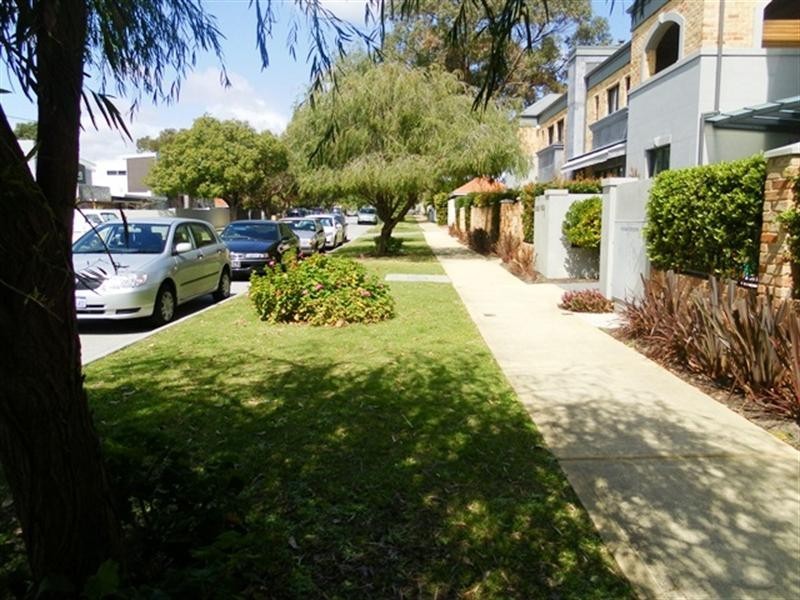17/8 Bay Road, Claremont WA 6010