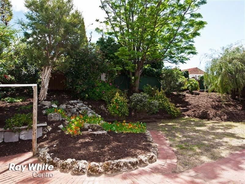 31 Edgewater Drive, Edgewater WA 6027