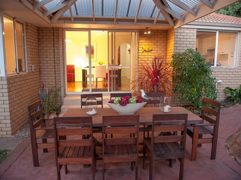 5a Deane Street, Cottesloe WA 6011