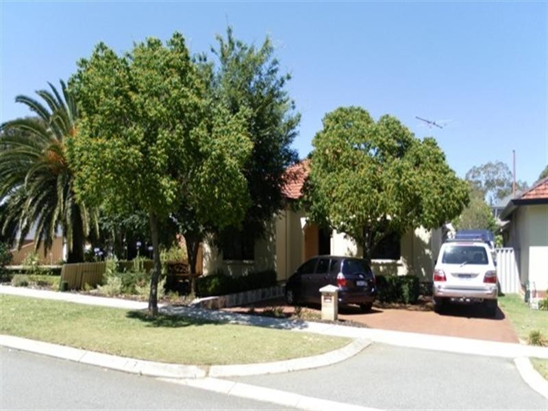 13 Willcock Avenue, Daglish WA 6008