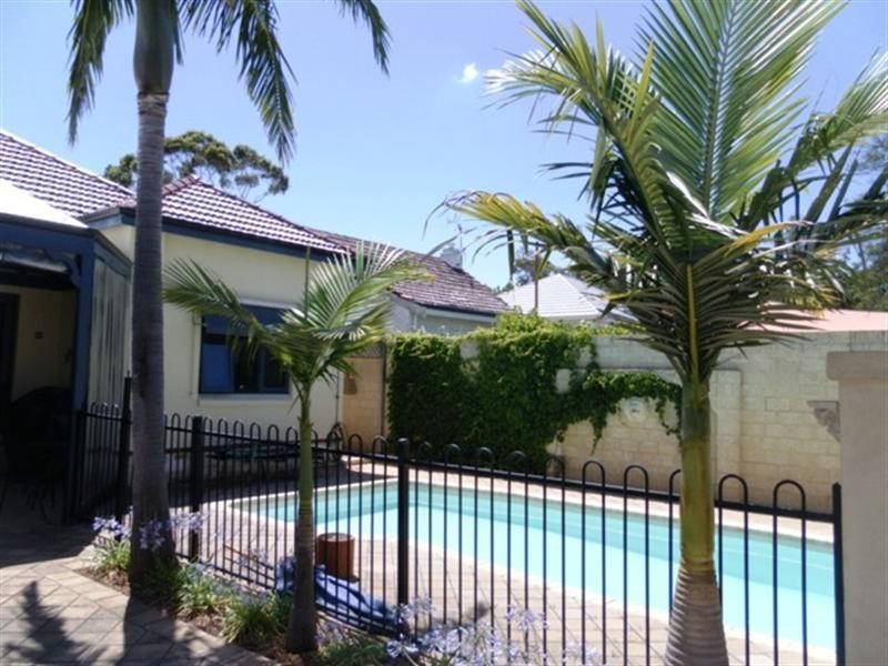 13 Willcock Avenue, Daglish WA 6008