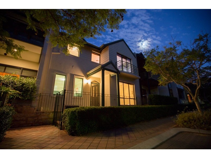 10 Mere View Way, Subiaco WA 6008