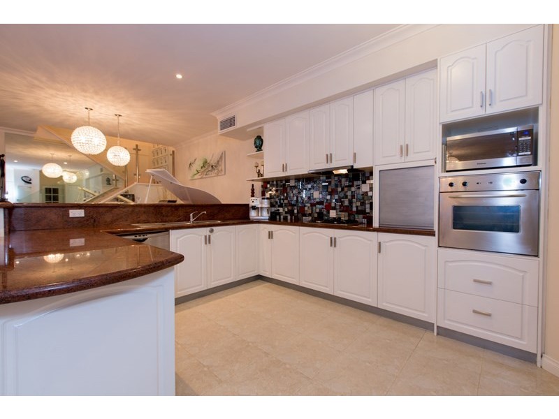 10 Mere View Way, Subiaco WA 6008