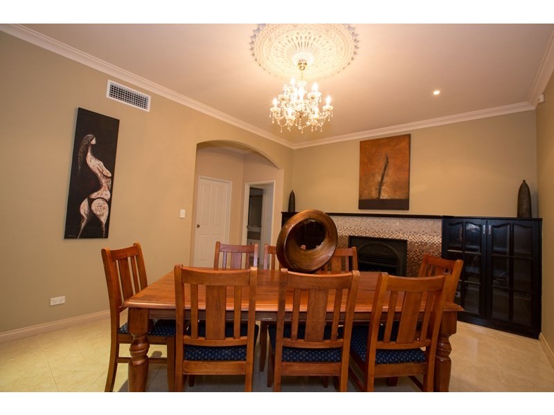 10 Mere View Way, Subiaco WA 6008