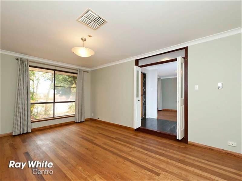 143 Glengarry Drive, Duncraig WA 6023