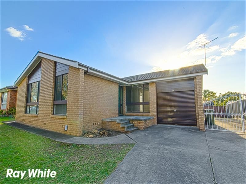 15 Broadmeadows Street, St Johns Park NSW 2176
