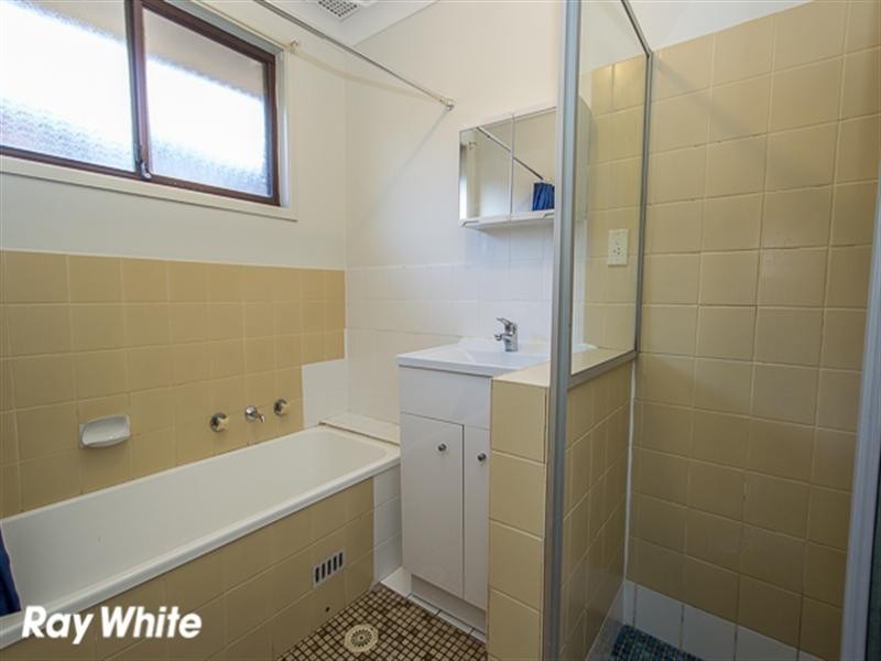 15 Broadmeadows Street, St Johns Park NSW 2176