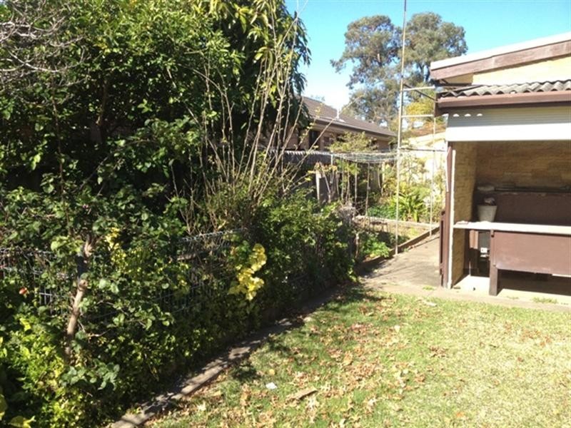 9 Galton Street, Smithfield NSW 2164