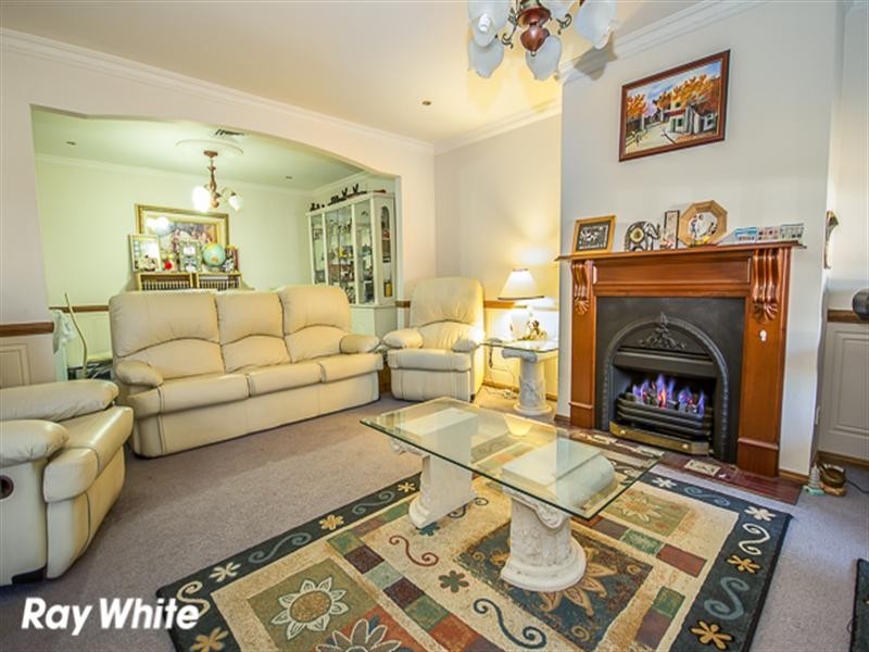 6 Salter Road, Bossley Park NSW 2176