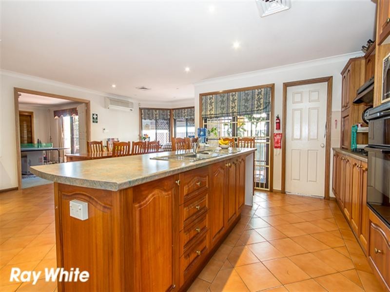 6 Salter Road, Bossley Park NSW 2176