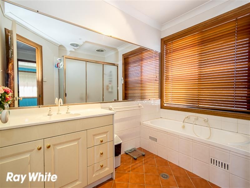 6 Salter Road, Bossley Park NSW 2176