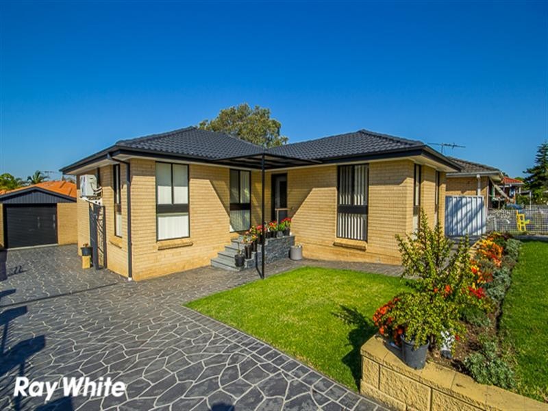 8 Goldsmith Place, Wetherill Park NSW 2164