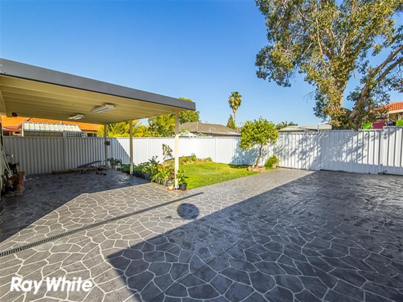 8 Goldsmith Place, Wetherill Park NSW 2164