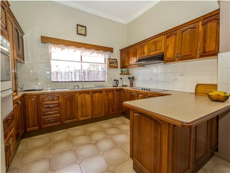 25 Tallowood Crescent, Bossley Park NSW 2176