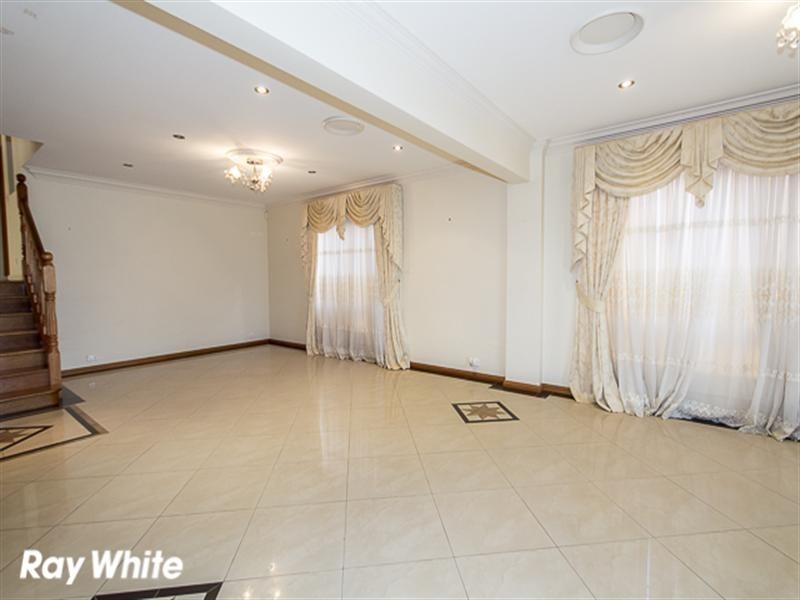 7 Watting Street, Abbotsbury NSW 2176