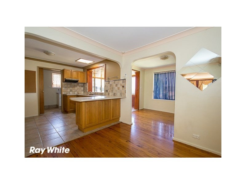 10 Maugham Crescent, Wetherill Park NSW 2164