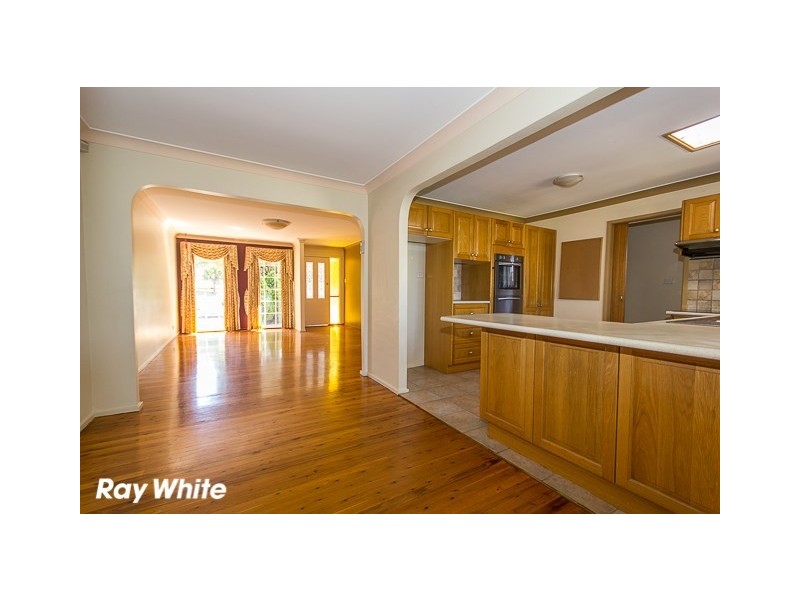 10 Maugham Crescent, Wetherill Park NSW 2164