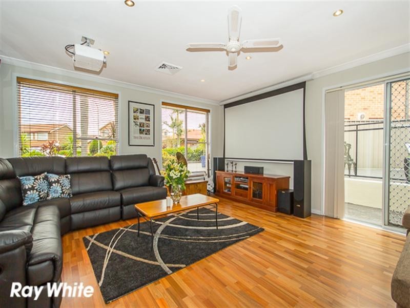 8 Ogden Close, Abbotsbury NSW 2176