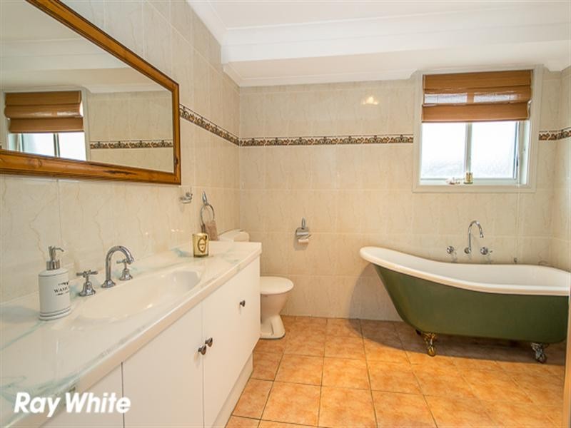 8 Ogden Close, Abbotsbury NSW 2176