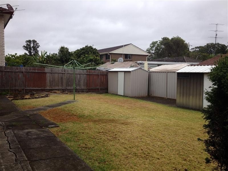 103 Melbourne Road, St Johns Park NSW 2176