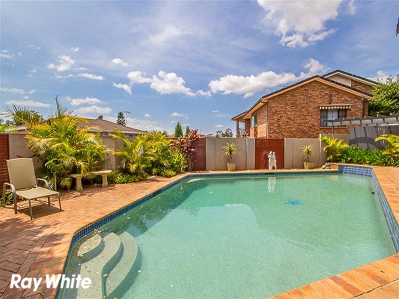 2 Brewon Close, Bossley Park NSW 2176