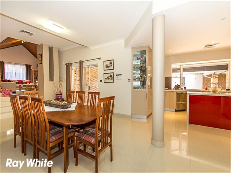 2 Brewon Close, Bossley Park NSW 2176