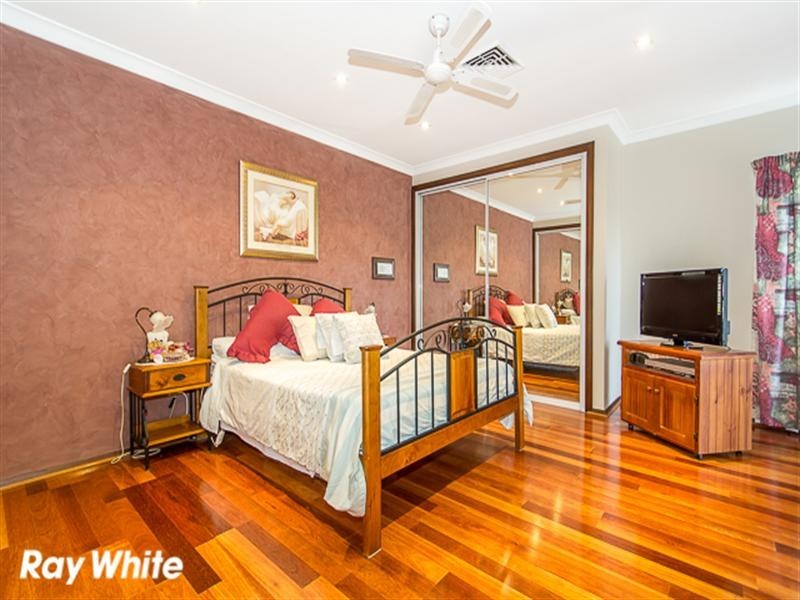 2 Brewon Close, Bossley Park NSW 2176
