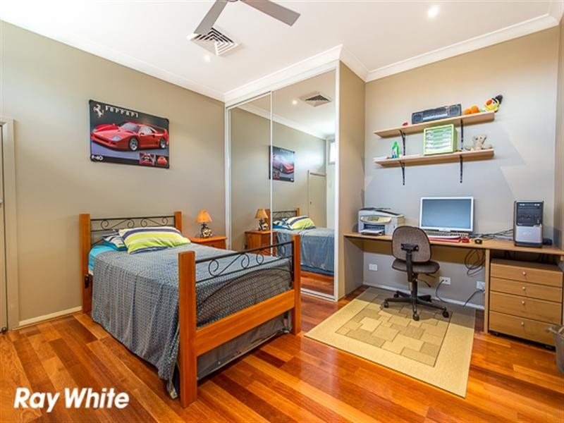 2 Brewon Close, Bossley Park NSW 2176