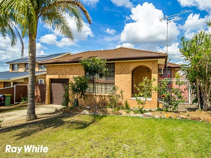 27 Mohawk Crescent, Greenfield Park NSW 2176