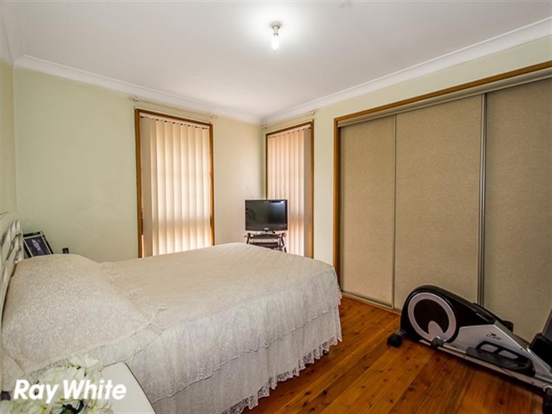 27 Mohawk Crescent, Greenfield Park NSW 2176
