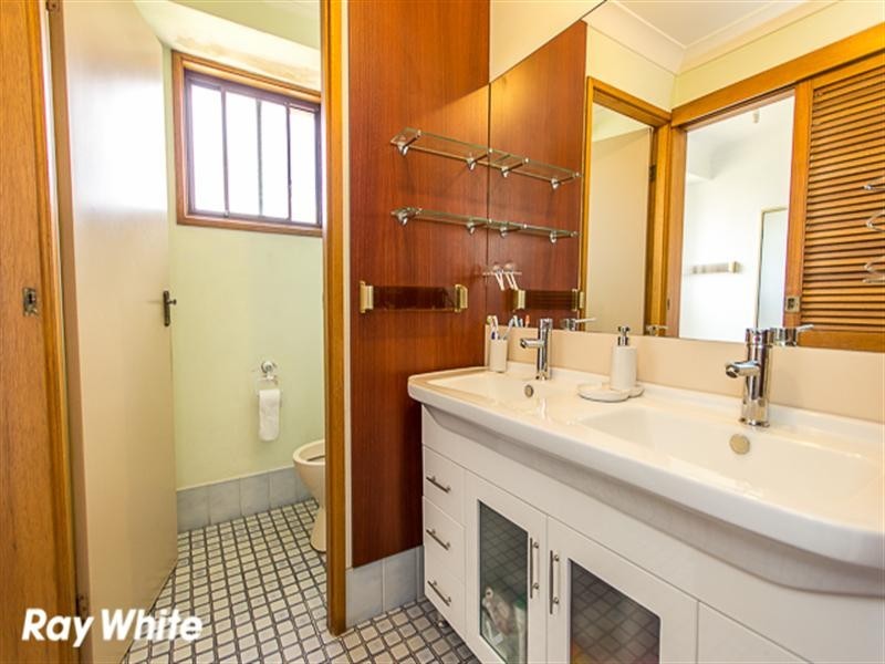 27 Mohawk Crescent, Greenfield Park NSW 2176