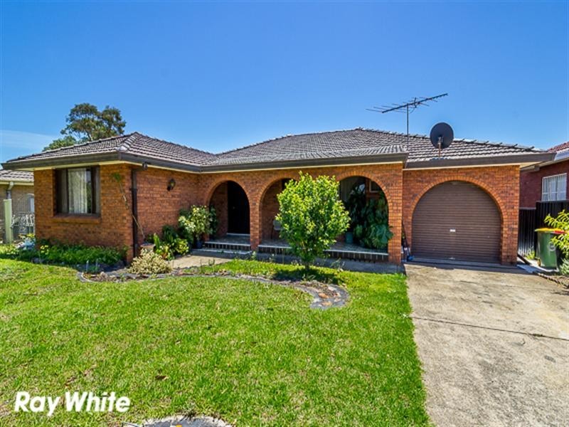 366 Smithfield Road, Prairiewood NSW 2176