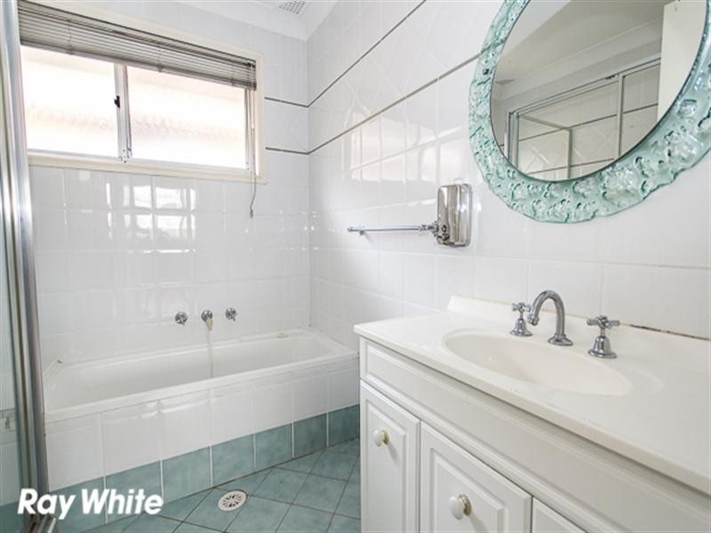 29 Bossley Road, Bossley Park NSW 2176