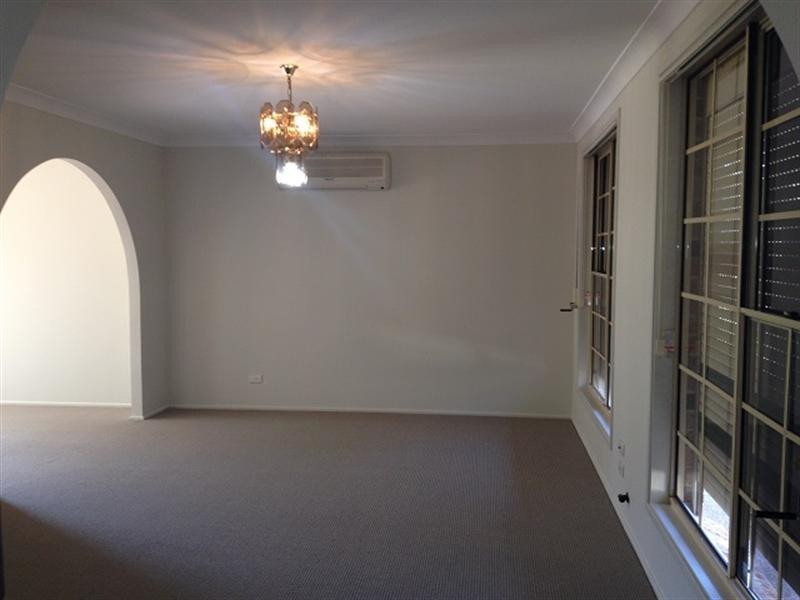 17 Falmer Street, Abbotsbury NSW 2176