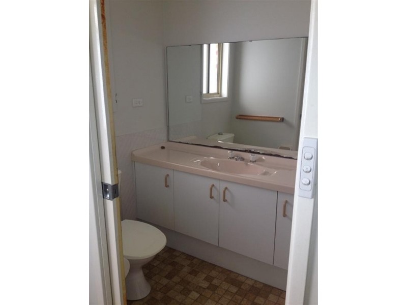 17 Falmer Street, Abbotsbury NSW 2176