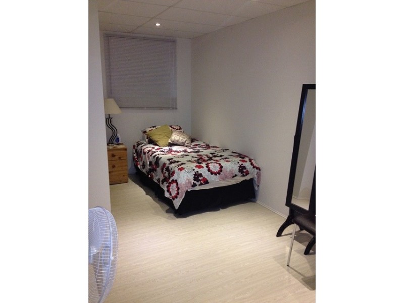 1 Parr Close, Bossley Park NSW 2176