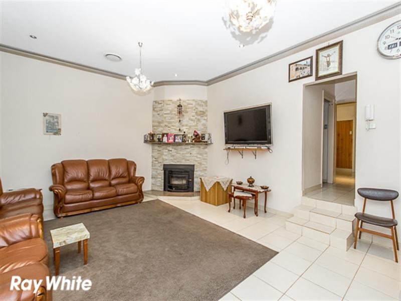 27 Cumberland Road, Greystanes NSW 2145