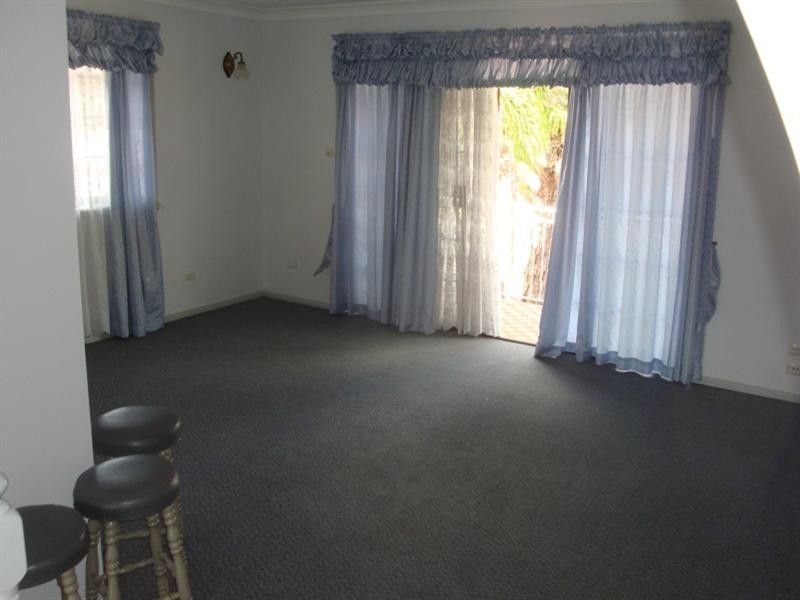 1 Glen Davis Avenue, Bossley Park NSW 2176