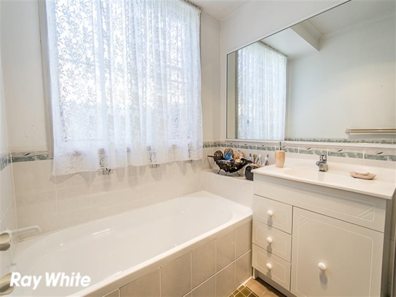 22 Woodlands Avenue, Bossley Park NSW 2176