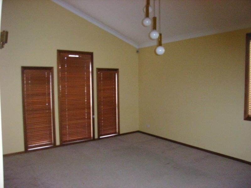 41 Bancroft Road, Abbotsbury NSW 2176