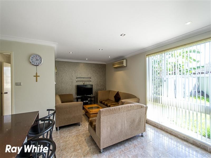 21 Devenish Street, Greenfield Park NSW 2176