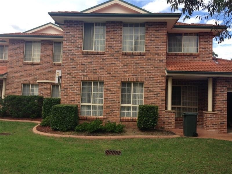 2/21 Timothy Place, Edensor Park NSW 2176