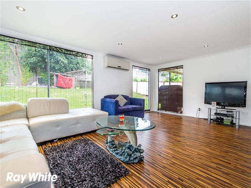 21 Glen Elgin Crescent, Edensor Park NSW 2176