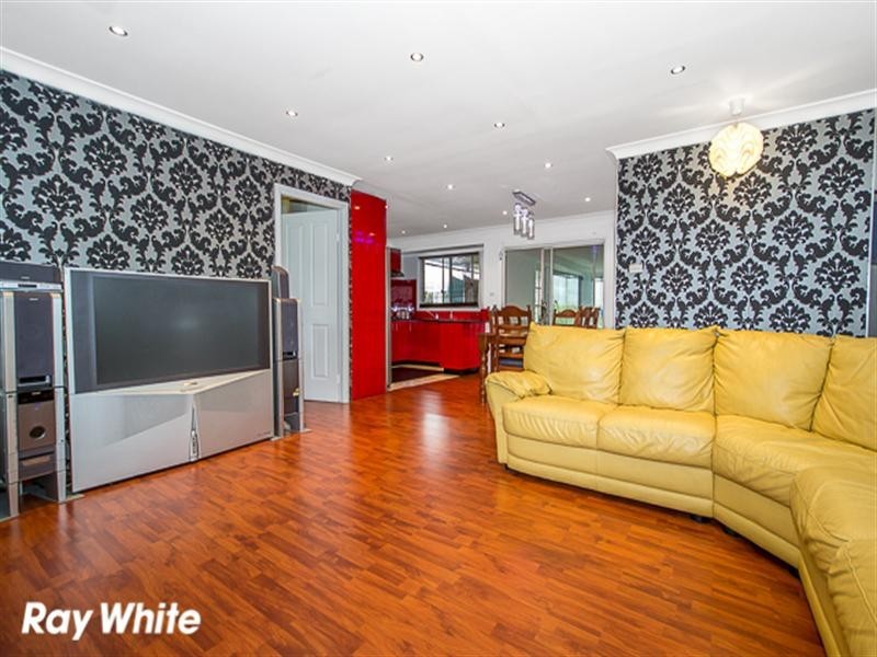 21 Glen Elgin Crescent, Edensor Park NSW 2176