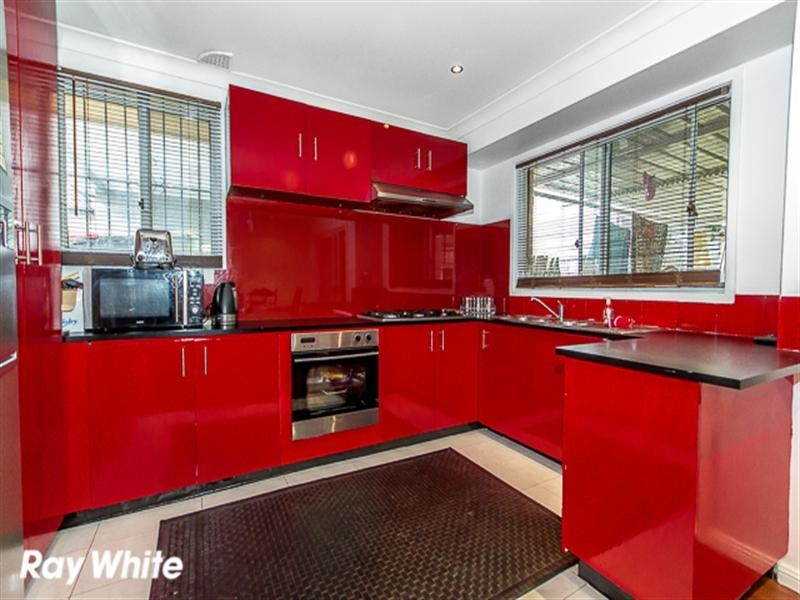 21 Glen Elgin Crescent, Edensor Park NSW 2176
