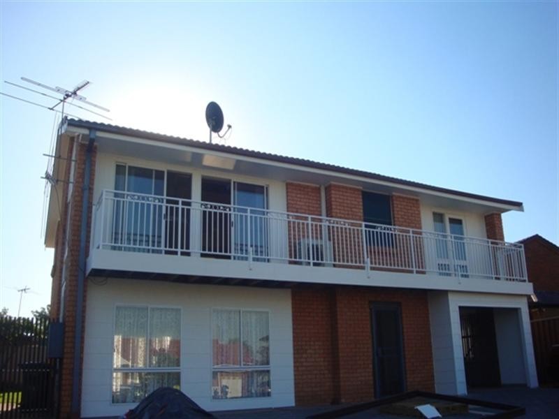 9 Dakota Drive, Bossley Park NSW 2176