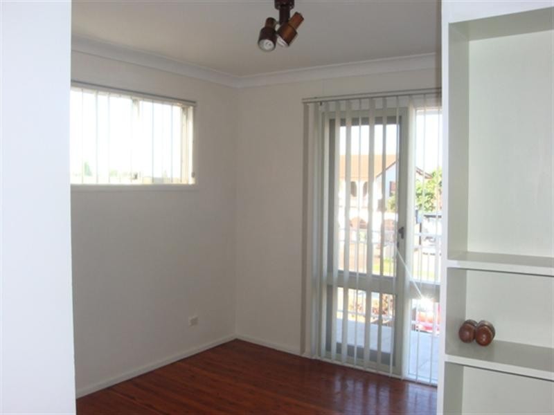 9 Dakota Drive, Bossley Park NSW 2176