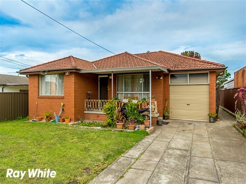 98 Chifley Street, Smithfield NSW 2164