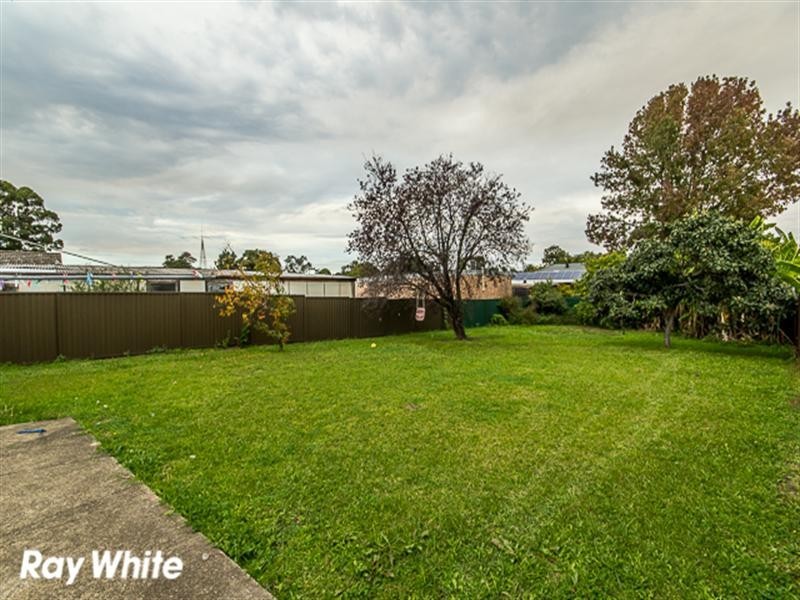 98 Chifley Street, Smithfield NSW 2164