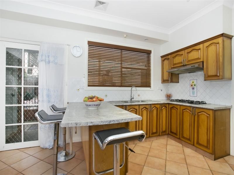 4 Cuthbert Crescent, Edensor Park NSW 2176